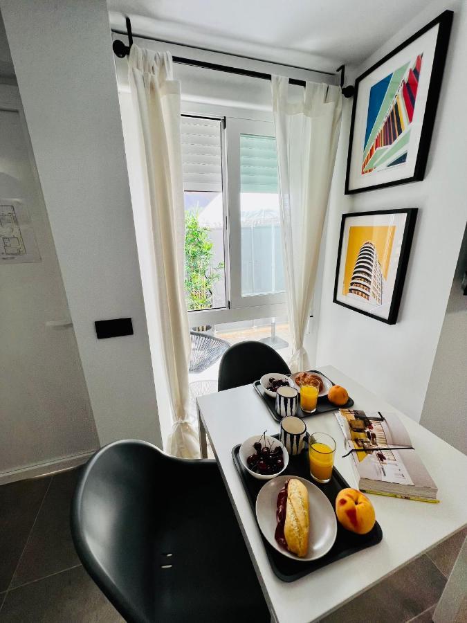 Cool Lofts Alameda Valencia Hotel ภายนอก รูปภาพ